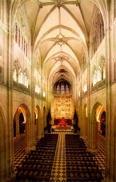 Nave Central (Catedral Interior)