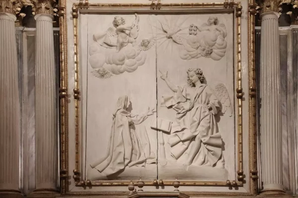 Detalle del retablo de la Anunciación en la Capilla de los Vigiles de la Catedral de Oviedo
