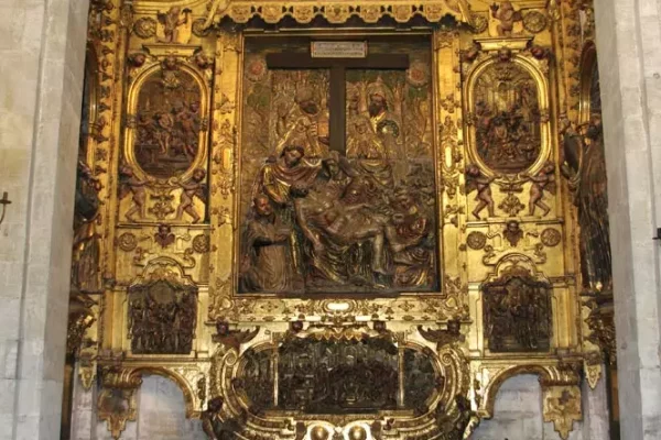 Retablo de la transfixión en la Girola de la Catedral de Oviedo