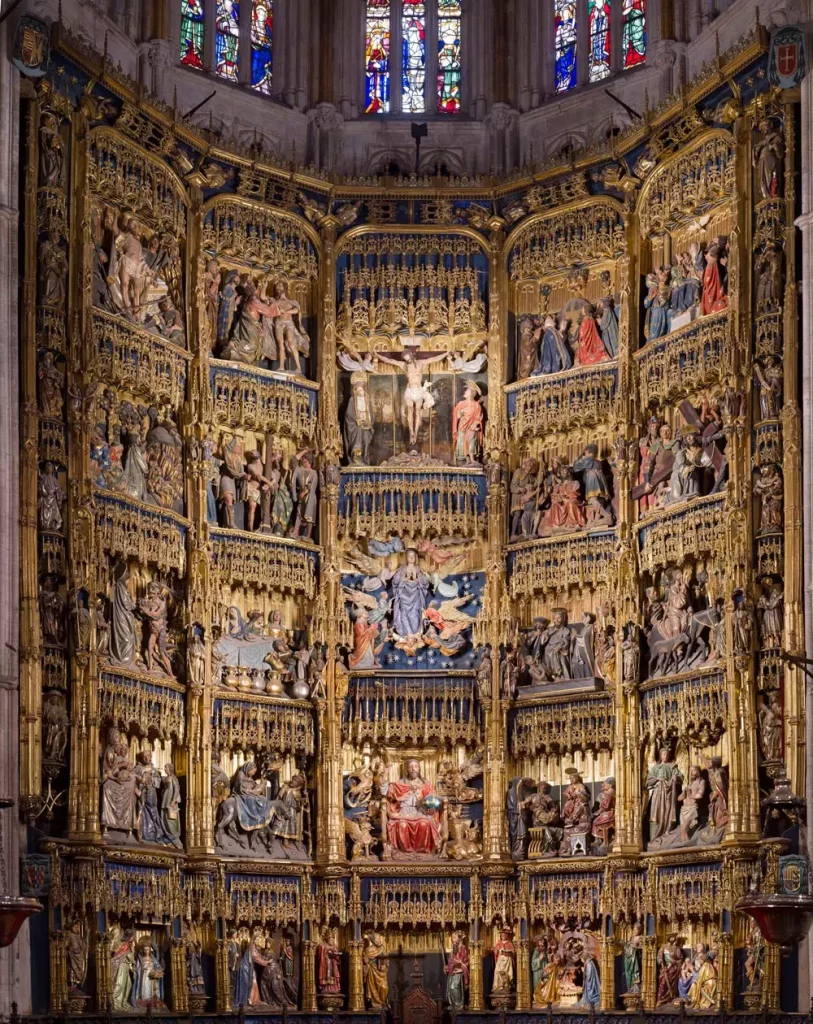 Vista general del Retablo Mayor de la Catedral de Oviedo